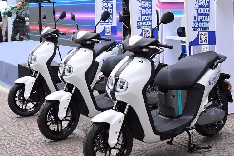 Với mức giá mới 36,9 triệu đồng, Yamaha Neo’s 2026 sẽ bước vào cuộc cạnh tranh trực tiếp với nhiều đối thủ đáng chú ý trên thị trường. Trong đó có VinFast Vero X giá 34,9 triệu đồng đã bao gồm pin, VinFast Viper bản không kèm pin giá 39,9 triệu đồng, Yadea Voltguard giá 38,9 triệu đồng hay Honda CUV e: có giá khoảng 45 triệu đồng nhưng chưa bao gồm pin.