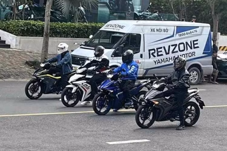 Nhiều người bày tỏ sự hào hứng bên dưới các bài đăng và kỳ vọng Yamaha sẽ sớm có những nâng cấp đáng kể cho dòng xe underbone thể thao chủ lực. Giá bán dự kiến chưa được các đại lý tiết lộ. Song nhìn vào bảng giá Exciter hiện tại cũng như đối thủ Honda Winner R, có thể thấy việc đặt giá cho Exciter 2026 sẽ được hãng cân nhắc kỹ lưỡng.