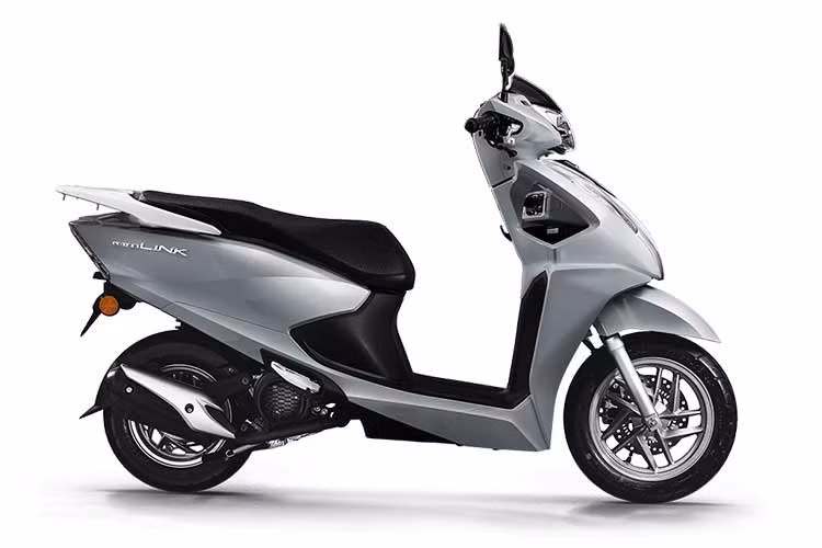 Tại thị trường Trung Quốc, mẫu xe Honda LD125Link có mức giá bán lẻ 12.180 NDT, quy đổi khoảng 46 triệu đồng. Mức giá này cũng tương đương với phiên bản cao cấp nhất của Honda LEAD phiên bản mới vừa ra mắt thị trường Việt Nam hồi cuối năm 2025.