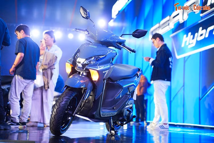 Yamaha Gear mang thiết kế thể thao với các đường nét góc cạnh, tạo sự khác biệt với những mẫu xe 125 cc còn lại của hãng như Janus, FreeGo, Latte và Grande. Kích thước tổng thể của xe đạt mức 1680 x 685 x 1075 mm (dài x rộng x cao), chiều dài cở sở 1280 mm.