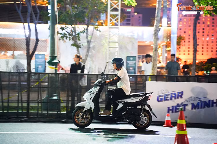 Sự xuất hiện của Yamaha GEAR 125 Hybrid được kỳ vọng tạo thêm lựa chọn cho người tiêu dùng, đặc biệt là nhóm khách hàng trẻ đang tìm kiếm một mẫu xe linh hoạt, tiết kiệm và phù hợp với nhu cầu di chuyển đô thị hiện đại.
