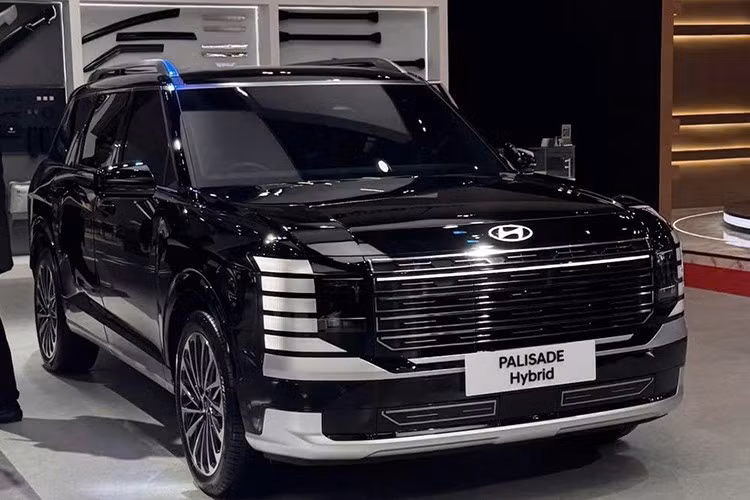 Mẫu xe SUV Hyundai Palisade 2026 phiên bản Hybrid đã chính thức được trưng bày tại Triển lãm Ô tô Quốc tế Gaikindo Indonesia (GIIAS) 2025. Đây là lần đầu tiên dòng SUV này được trang bị hệ truyền động hybrid.