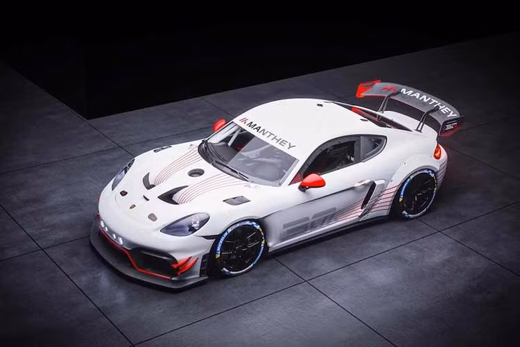 Trong khi đó, mẫu 718 GT4 RS Clubsport MR 30 vẫn giữ nguyên động cơ 4.0L công suất 500 mã lực kết hợp cùng hộp số tự động ly hợp kép 7 cấp.