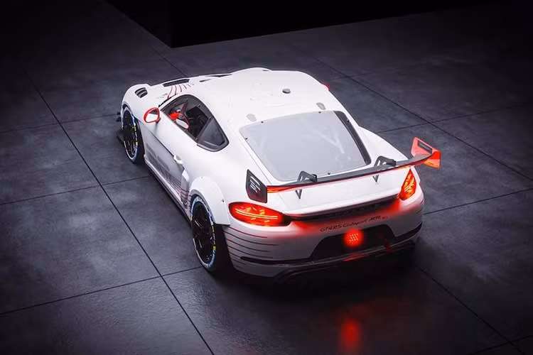 Cùng thời điểm ra mắt các phiên bản đặc biệt, Porsche đã nâng tỉ lệ sở hữu tại Manthey từ 51% lên 67%. Động thái này đưa Manthey trở thành một phần trong mảng "Performance" mới của Porsche.