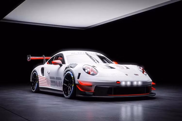 Bên cạnh động cơ mới, 911 GT3 Cup MR 30 sở hữu các nâng cấp về khí động học, hệ thống làm mát và cắt giảm trọng lượng tương tự bản GT3 Cup MR tiêu chuẩn, đi kèm logo "30 Years of Manthey" xuất hiện trên cánh gió sau và ghế ngồi.