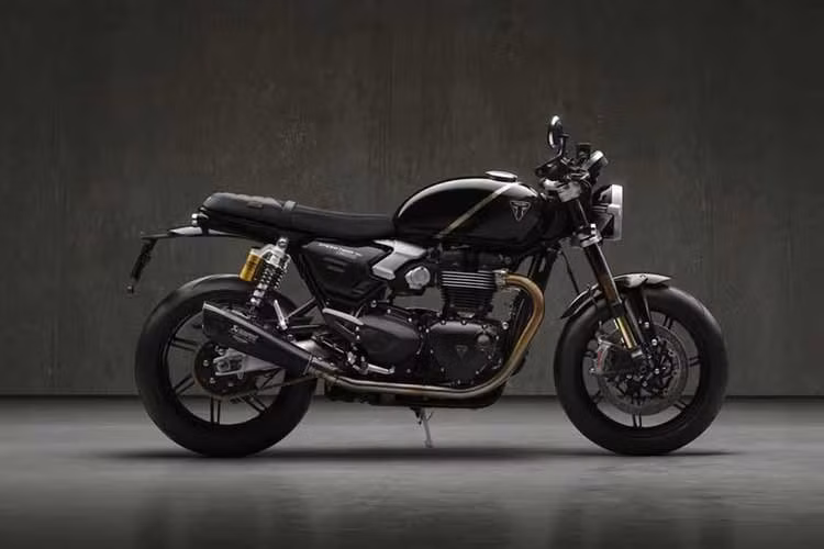 Theo thông tin, Triumph Speed Twin 1200 TFC có mức giá trong khoảng hơn 800 triệu đồng (đắt nagng ôtô hang C như Honda Cvic có giá từ 789 triệu đồng). Triumph Factory Custom (TFC) là phân nhánh đảm nhiệm các dự án xe độ chính hãng của Triumph Motorcycles.