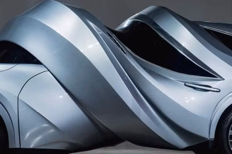 Theo Lexus, những sản phẩm này không được xem là nguyên mẫu cho các mẫu xe tương lai mà giống những tác phẩm điêu khắc hơn. Vì vậy, hãng gọi chúng là “Form Cars” thay vì “Concept Cars”.