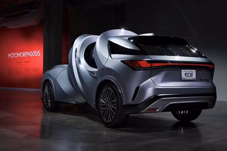 Thông qua dự án này, Lexus không tập trung vào khả năng vận hành của xe mà khai thác khía cạnh hình khối, chuyển động và cách con người nhận diện một chiếc ô tô, biến những mẫu xe quen thuộc thành các tác phẩm nghệ thuật có hình dáng hoàn toàn khác biệt.