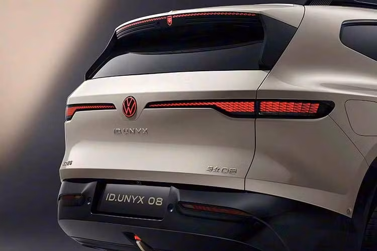 Tại thị trường Trung Quốc, Volkswagen ID.Unyx 08 sẽ được cung cấp hai cấu hình gồm dẫn động cầu sau RWD và dẫn động bốn bánh AWD. Phiên bản RWD dùng 1 mô-tơ điện có công suất tối đa 230 kW (308 mã lực). Bản AWD sử dụng 2 mô-tơ điện với công suất tối đa 140 kW (188 mã lực) phía trước và 230 kW (308 mã lực) phía sau.