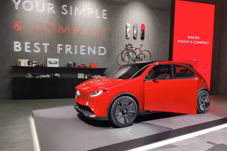 Được gọi là Lambda:1 - động cơ Skyactiv-Z mới của Mazda tối ưu cho quá trình đốt cháy sạch và hoàn toàn, cho phép xe đáp ứng các quy định về khí thải Euro 7 và tiêu chuẩn LEV IV của California. Nhà sản xuất ôtô Nhật Bản dự kiến ​​sẽ trang bị động cơ này cho CX-5 mới vào cuối năm 2027, sau đó là MX-5 thế hệ tiếp theo .