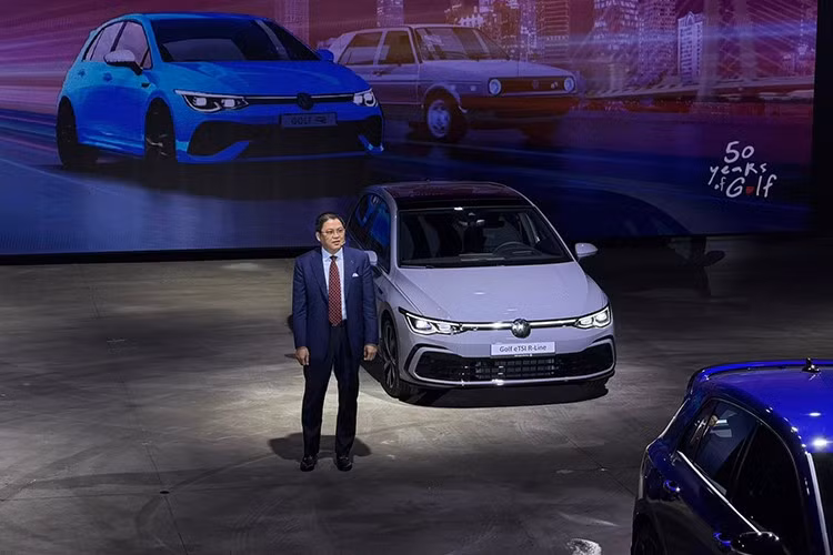 Volkswagen Việt Nam vưa chính thức giới thiệu dòng xe Golf 2025 thế hệ mới tại thị trường Việt Nam, đồng thời tổ chức sự kiện trải nghiệm thương hiệu Volkswagen Experience Day lần đầu tiên tại Công viên Bờ sông Sài Gòn, TP.HCM.