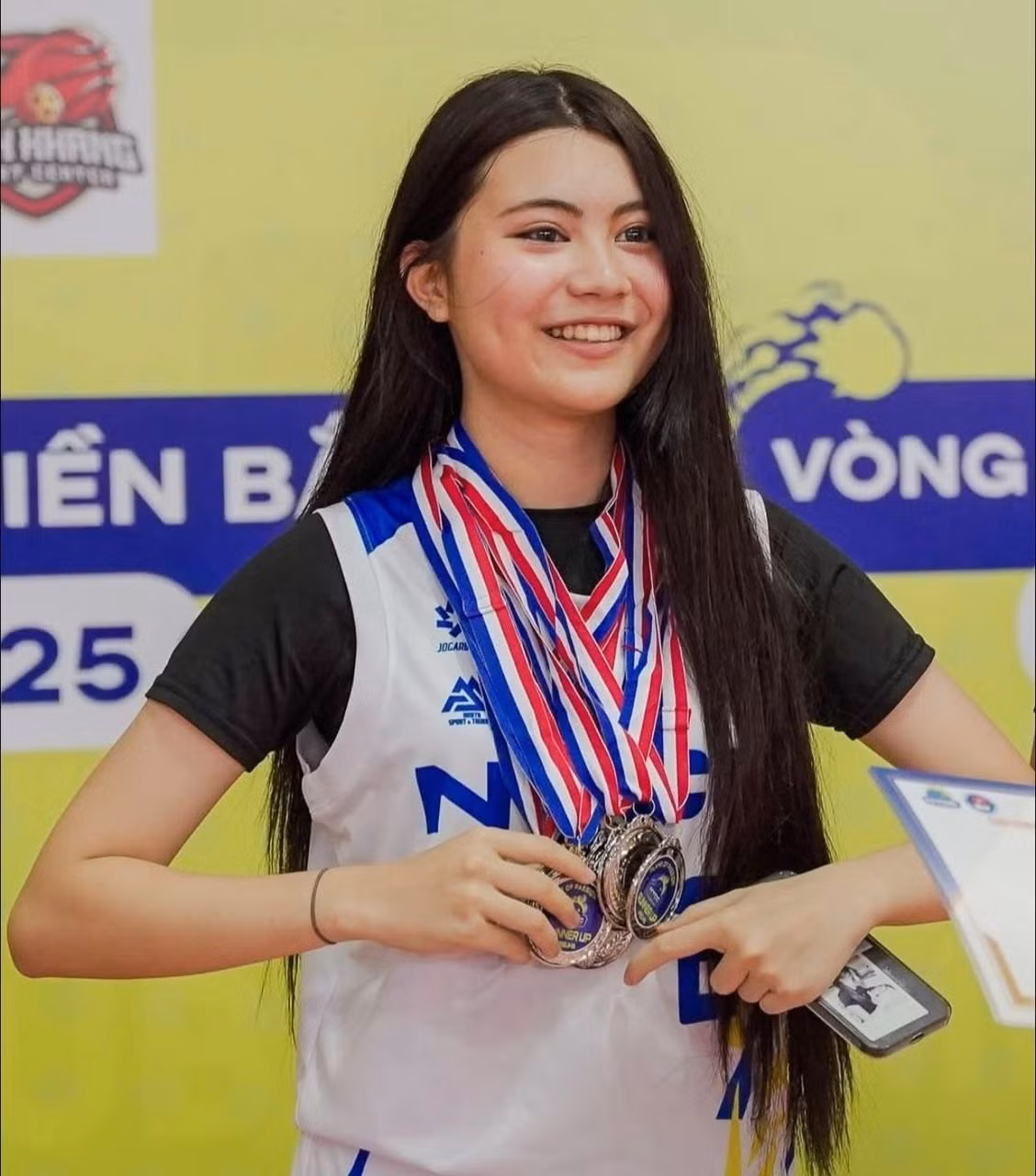 Theo tìm hiểu bóng rổ không chỉ là hoạt động rèn luyện thể chất mà còn là niềm đam mê cháy bỏng của con gái MC Quyền Linh.
