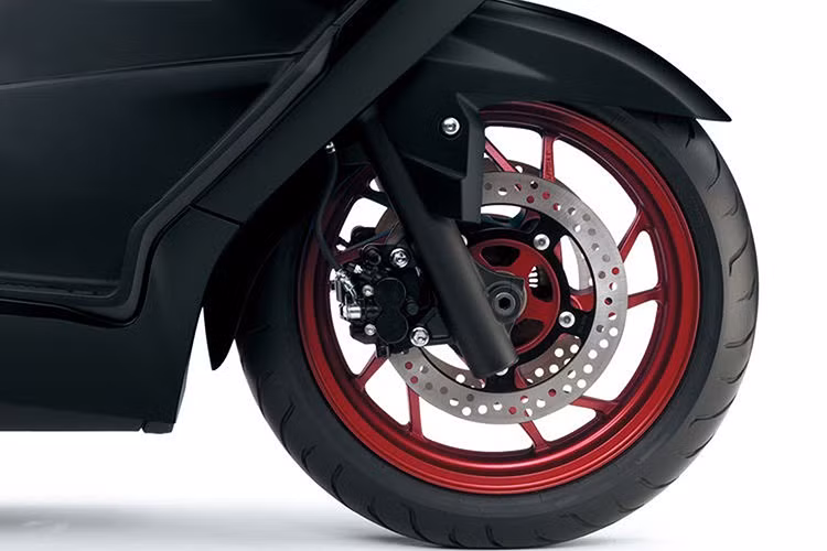 Về sức mạnh, se được trang bị động cơ 124cc, 1 xi-lanh, 4 kỳ SOHC, làm mát bằng không khí, cho công suất tối đa 8,3 mã lực tại 6.500 vòng/phút, mô-men xoắn cực đại 9,6 Nm tại 5.250 vòng/phút.