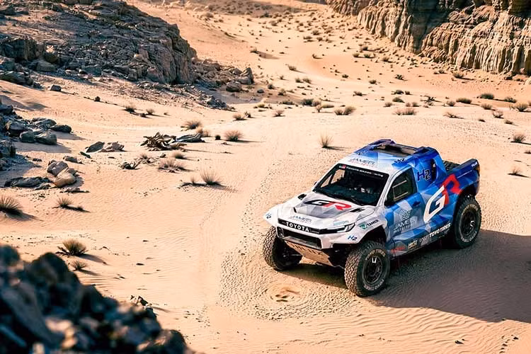 Ngay sau khi tuyên bố sẽ ra mắt Hilux chạy điện thuần với pin nhiên liệu hydro vào năm 2028, Toyota cũng đã khẳng định ngay sẽ đem một phiên bản khác cũng với công nghệ hệ động lực tương tự vào thi đấu.
