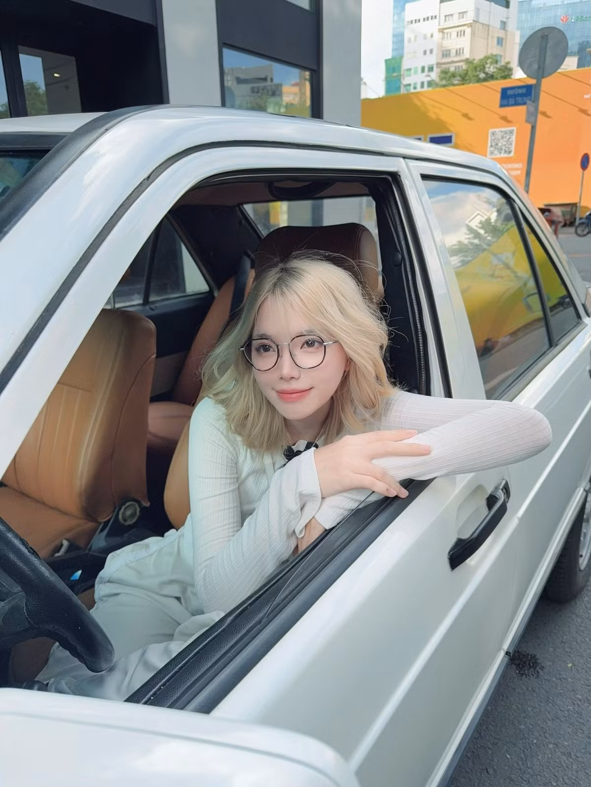 Nhiều người hâm mộ nhận định rằng Remind dường như đang toát ra một nguồn năng lượng tích cực, sự tự tin từ bên trong.