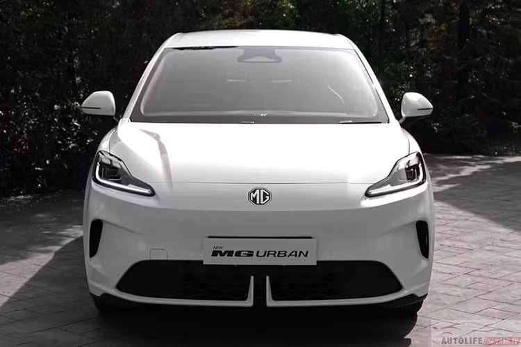 MG Urban hỗ trợ sạc nhanh DC với công suất tối đa 82 kW ở phiên bản Standard và 88 kW ở các phiên bản còn lại. Thời gian sạc pin từ 10% lên 80% lần lượt là 28 và 30 phút. Xe cũng hỗ trợ sạc chậm AC với công suất tối đa 6,6 kW, thấp hơn đáng kể so với mức 11 kW tại một số thị trường khác như Anh. Dự đoán, xe sẽ sớm về Việt Nam trong năm nay.