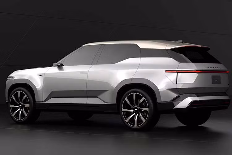 Động thái này cho thấy Toyota đang muốn mở rộng phạm vi tiếp cận của thương hiệu Land Cruiser, không chỉ dành riêng cho nhóm khách hàng yêu thích địa hình mà còn hướng tới những người cần một mẫu SUV cao cấp phục vụ cuộc sống hàng ngày.