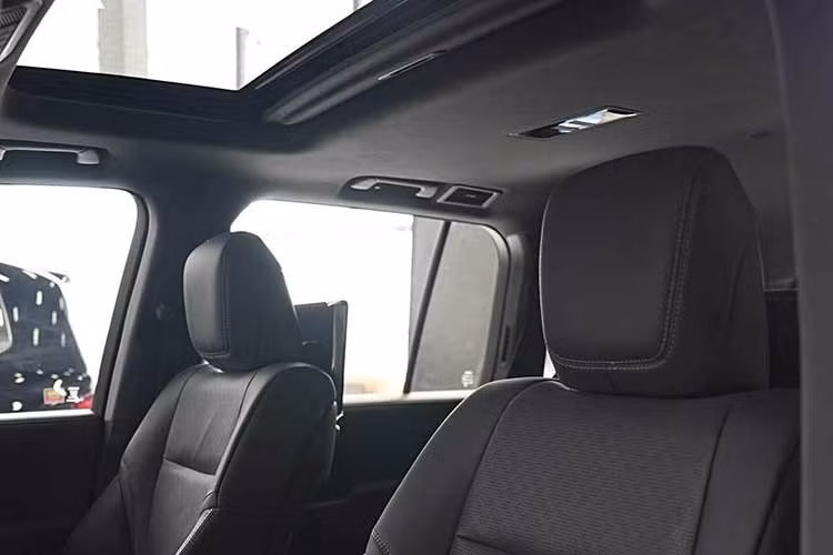 Gallery - [GALLERY] Toyota Land Cruiser Hybrid về Việt Nam sẽ "kèm lạc" gần 1 tỷ đồng? - image 10