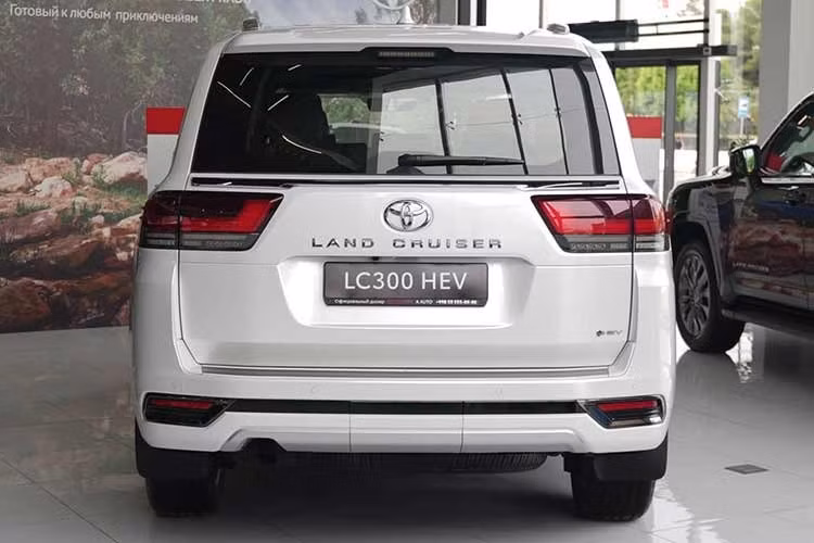 Gallery - [GALLERY] Toyota Land Cruiser Hybrid về Việt Nam sẽ "kèm lạc" gần 1 tỷ đồng? - image 3