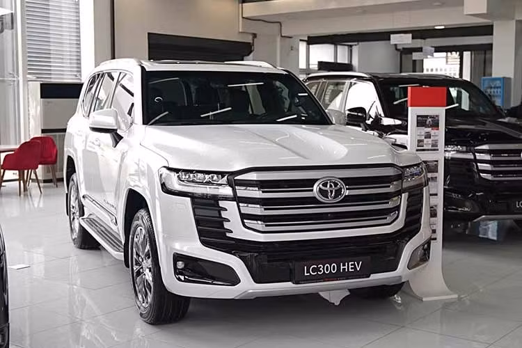 Gallery - [GALLERY] Toyota Land Cruiser Hybrid về Việt Nam sẽ "kèm lạc" gần 1 tỷ đồng? - image 5