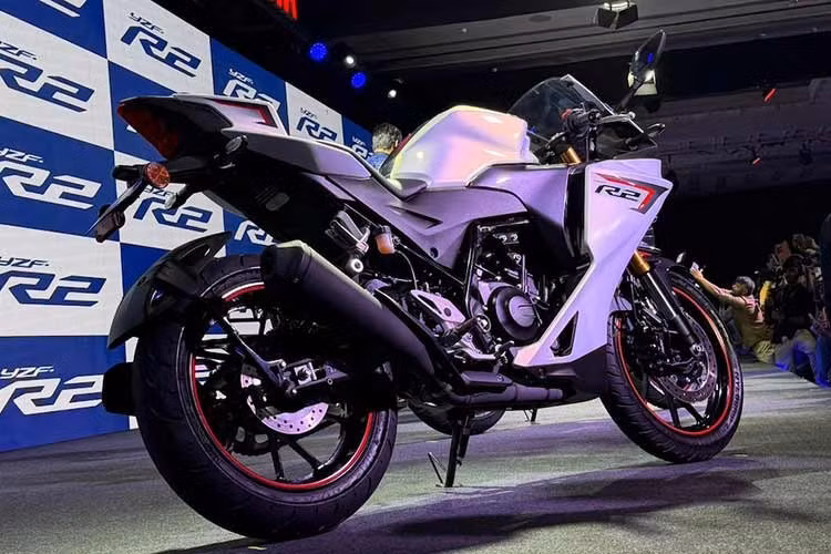 Gallery - [GALLERY] Yamaha YZF-R2 hoàn toàn mới từ 62,85 triệu đồng, chờ về Việt Nam - image 3