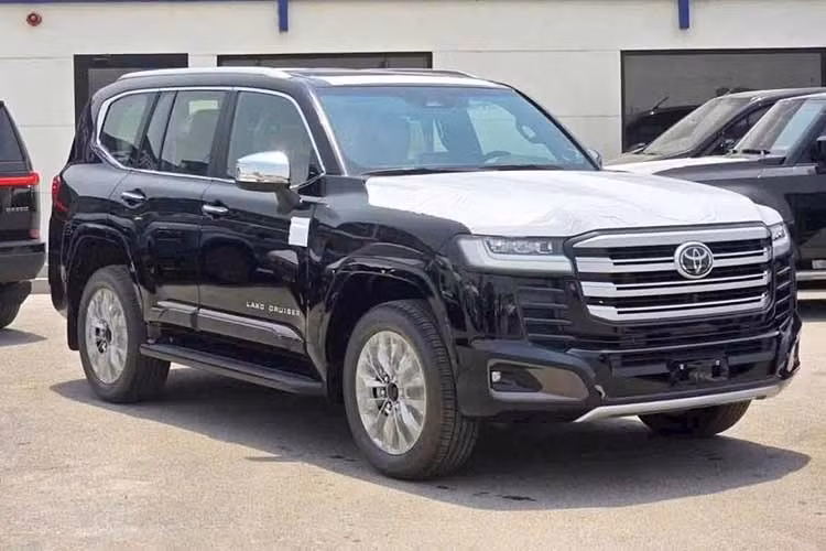 Gallery - [GALLERY] Toyota Land Cruiser Hybrid về Việt Nam sẽ "kèm lạc" gần 1 tỷ đồng? - image 2