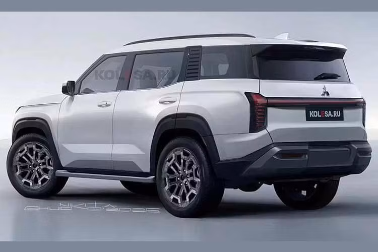 Hình ảnh úp mở duy nhất mà Mitsubishi tung ra vào thời điểm hiện tại cũng cho thấy cụm đèn trước hoàn toàn khác với Triton. Cụm đèn này mang phong cách gần giống với Mitsubishi Xforce nhưng có thêm dải đén LED nằm vắt ngang trên đầu xe. Mitsubishi cho biết “Pajero hoàn toàn mới đang được phát triển như một mẫu xe đầu bảng mới, thể hiện tinh thần phiêu lưu và quyết tâm chinh phục thử thách của hãng”.