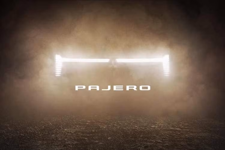 Là một trong những dòng SUV biểu tượng của Mitsubishi, Pajero từng trải qua 4 thế hệ trước khi bị khai tử vào năm 2021. Điều này đồng nghĩa với việc mẫu xe sẽ tái xuất thị trường toàn cầu sau 5 năm vắng bóng. Các thế hệ trước của Mitsubishi Pajero từng được bán song song với người anh em Pajero Sport. Tuy nhiên, dù cùng mang tên “Pajero”, hai mẫu xe này thực tế lại hoàn toàn khác nhau và sử dụng các nền tảng riêng biệt.