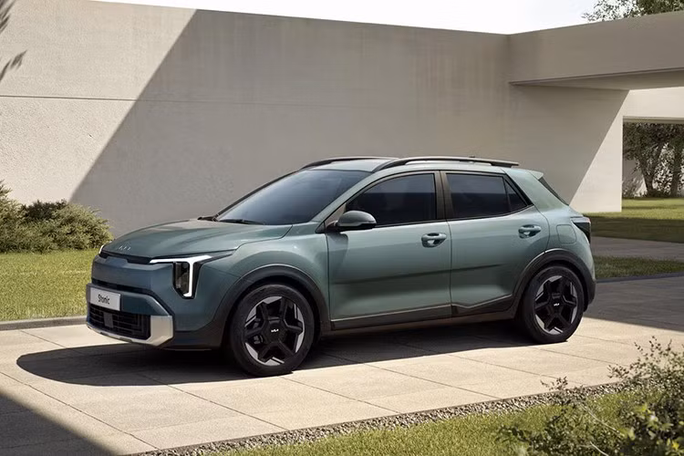 Hiện Kia chưa công bố lịch bán hàng cụ thể, song dự kiến Stonic 2026 sẽ sớm có mặt tại các thị trường như châu Âu, Úc và một số quốc gia châu Á trong thời gian tới.