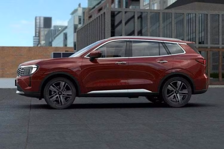 Nếu được phân phối, Ford Territory Platinum sẽ nâng số phiên bản của mẫu SUV này tại Việt Nam lên bốn, bên cạnh Trend, Titanium và Titanium X. Dựa trên cách đặt tên của Ford, Platinum nhiều khả năng sẽ trở thành phiên bản cao cấp nhất.