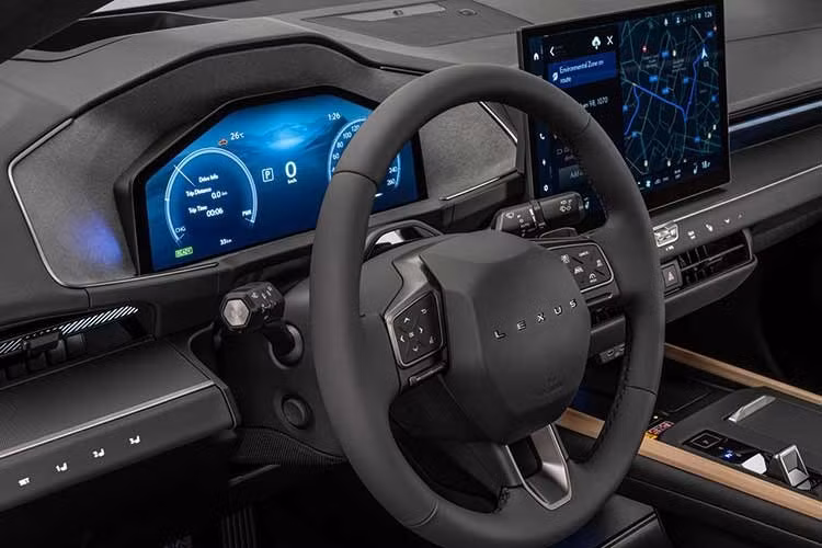 Về hệ truyền động, Lexus ES mới vẫn duy trì phiên bản hybrid ES350h sử dụng động cơ xăng 2.5L 4 xi-lanh kết hợp mô-tơ điện. Động cơ xăng cho công suất 189 mã lực và mô-men xoắn 235 Nm, trong khi mô-tơ điện tạo ra 162 mã lực và 272 Nm. Phiên bản dẫn động 4 bánh E-Four được bổ sung thêm một mô-tơ điện phía sau công suất 56 mã lực.