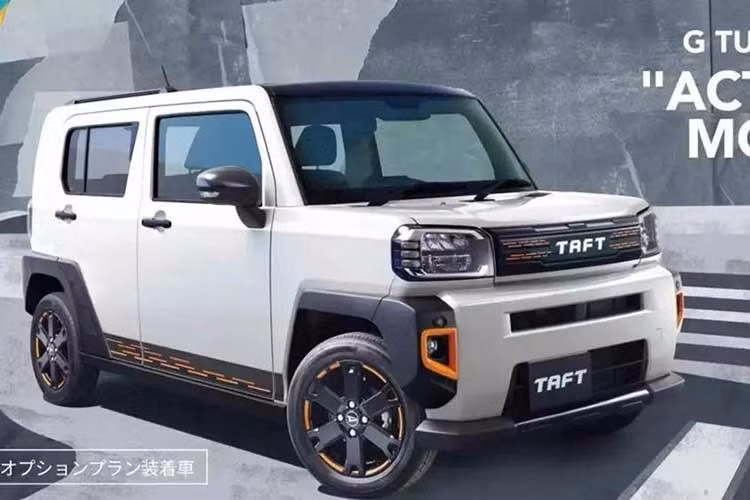 Ngoài hai phiên bản mới, các biến thể Daihatsu Taft 2027 tiêu chuẩn gần như không thay đổi về thiết kế. Điểm mới duy nhất ở ngoại thất là màu sơn Spark Orange được bổ sung vào danh mục tùy chọn.