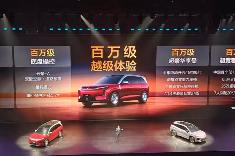 BYD Great Tang EV 2026 là xe gầm cao hạng D đầu tiên thuộc dòng Dynasty của hãng được trang bị công nghệ pin lưỡi dao (Blade Battery) thế hệ thứ hai và nền tảng điện áp cao 1000V. Với mức giá dự kiến dao động từ 250.000 đến 320.000 Nhân dân tệ (964 triệu - 1,23 tỷ đồng)