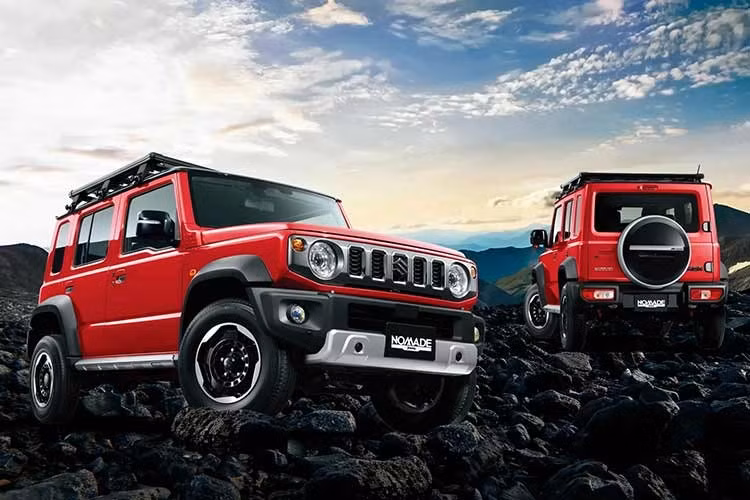 Suzuki tiếp tục cung cấp danh sách phụ kiện chính hãng đa dạng cho mẫu xe SUV cỡ nhỏ Jimny thế hệ mới, đồng thời hỗ trợ tốt cho nhu cầu độ xe nhờ vào cộng đồng aftermarket phát triển mạnh tại Nhật.