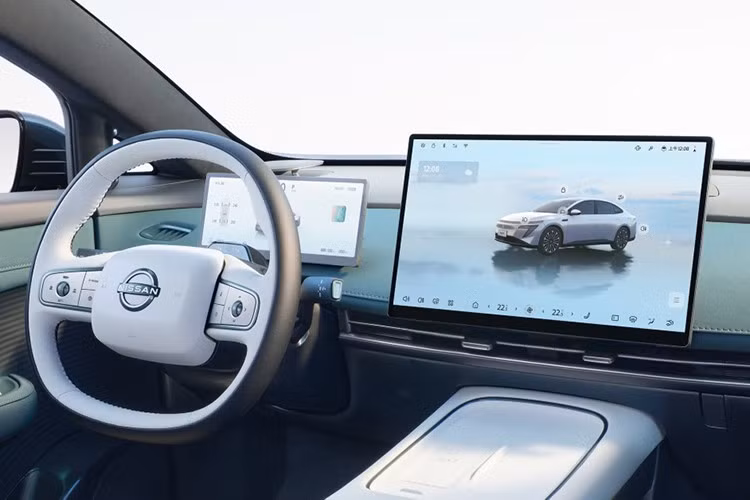 Nissan cũng đã thành lập một liên doanh mới với Dongfeng Motor - nhà sản xuất ô tô quốc doanh lớn của Trung Quốc để xử lý các thủ tục xuất khẩu, hải quan và logistics. Liên doanh này do công ty con của Nissan tại Trung Quốc nắm giữ khoảng 60% cổ phần. Động thái này giúp Nissan kiểm soát tốt hơn quy trình xuất khẩu và nhanh chóng mở rộng sự hiện diện của xe điện tại các thị trường chiến lược.