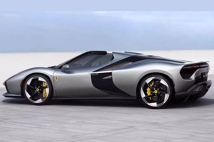 Mục tiêu của dự án là kết hợp động cơ V8 không điện hóa cuối cùng của Ferrari từ chiếc F8 với một thiết kế hướng tới tương lai, phản ánh những mẫu xe đầu bảng 12Cilindri và F80 mới nhất . Theo Ferrari, HC25 “tái hiện lại hình thức và mã thẩm mỹ” của những chiếc xe mui trần động cơ đặt giữa phía sau của hãng.