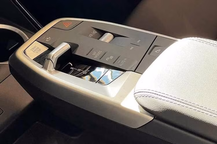 Trang bị an toàn trên xe dự kiến có camera 360 độ cùng gói hỗ trợ lái nâng cao ADAS ở mức cơ bản. Một số tính năng đáng chú ý gồm cảnh báo va chạm phía trước, hỗ trợ phanh khẩn cấp và cảnh báo lệch làn.
