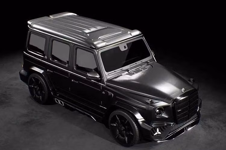 Một số chuyên gia nhận định, ngôn ngữ thiết kế của bản độ Monogram G 3.0 Iconic từ Mercedes-AMG G63 này có nhiều điểm tương đồng với mẫu Vision Iconic Coupe concept mà Mercedes-Benz từng giới thiệu vào cuối năm 2025.