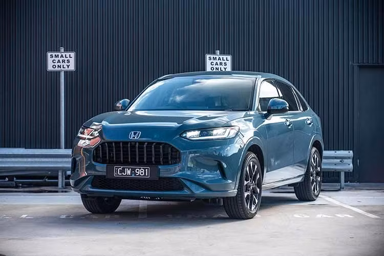 Honda cho biết toàn bộ các phiên bản ZR-V tại thị trường Australia đều được áp dụng chế độ bảo hành 5 năm không giới hạn số km, kèm dịch vụ cứu hộ 5 năm và gói bảo dưỡng chi phí thấp trong 5 năm.