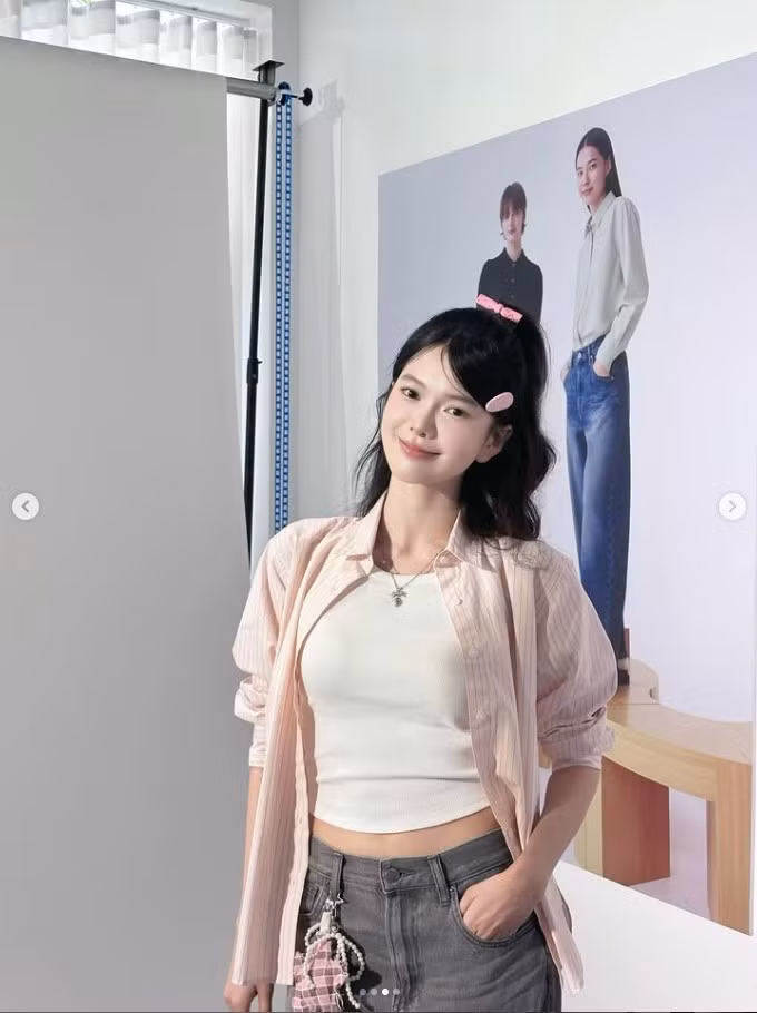 Thời gian gần đây, Đỗ Yên Đan luôn nằm trong top những hot girl được cộng đồng mạng săn đón nhờ vẻ đẹp trong trẻo và gu thời trang ổn định.