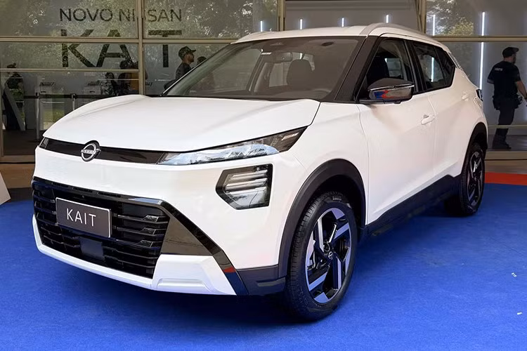 Mới đây, Nissan đã chính thức giới thiệu mẫu SUV đô thị nâng cấp lớn tại thị trường Brazil với tên gọi Nissan Kait 2026 phiên bản thay thế cho Kicks từng được bán tại thị trường Việt Nam. Đây là lần cải tiến toàn diện thứ ba kể từ khi mẫu xe này lần đầu ra mắt toàn cầu vào năm 2016.