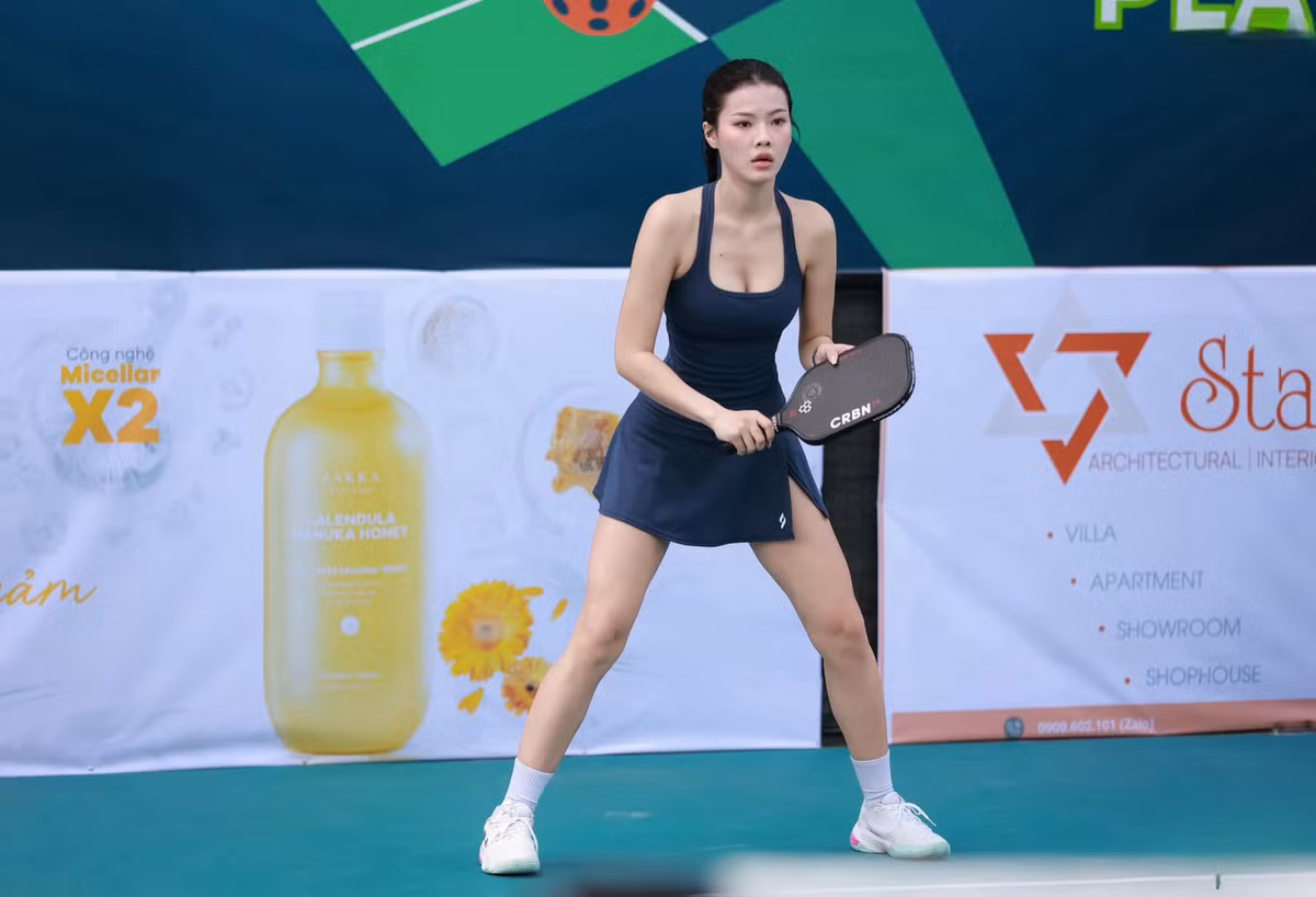 Bẵng đi đã 1 năm hot lên với pickleball, nhiều người tò mò về cuộc sống hiện tại của cô nàng. Đã có gì thay đổi, có còn đánh pick nữa không? Thì câu trả lời là có.