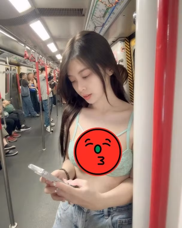 Đoạn video ngắn của Yumi.k nhanh chóng nhận về hàng trăm nghìn lượt xem và hàng chục nghìn bình luận, hầu hết là những lời khen ngợi và biểu tượng trái tim. Không ít fan còn năn nỉ nàng hot girl thực hiện hẳn một bộ ảnh hoặc vlog trọn chuyến bay với phong cách gợi cảm này.