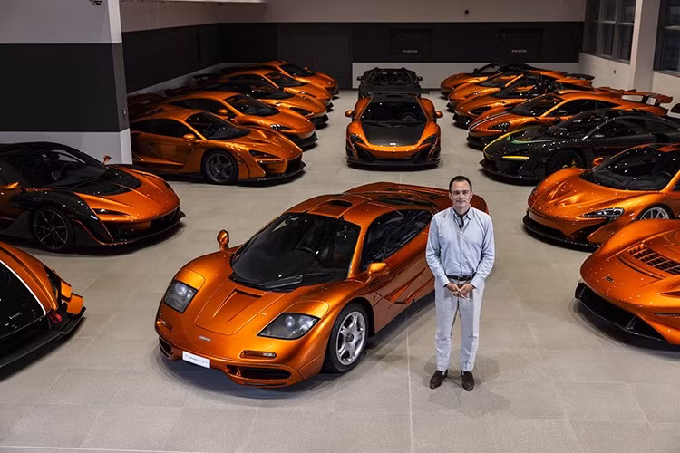 Năm 2021, ông qua đời, để lại tài sản rất lớn, trong đó, có 20 chiếc McLaren đã được gia đình ông mong muốn tìm thấy người mua mới, không bán lẻ. Và mới đây, bộ sưu tập 20 chiếc McLaren phi thường của cố Mansour Ojjeh đã được bán cho một người mua duy nhất.