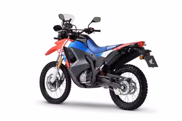 Hệ thống ly hợp được thiết kế giảm 20% lực kéo, trong khi tỷ số truyền của hộp số được tối ưu hóa để tăng tốc hiệu quả ở các số từ 1 đến 5, trong khi số 6 được điều chỉnh dài hơn để giảm vòng tua động cơ.
