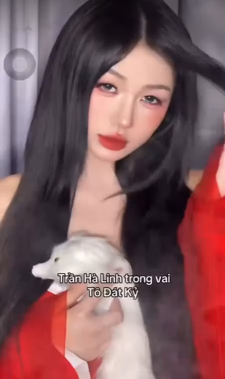 Nhắc đến Trần Hà Linh, có lẽ đã không còn là cái tên quá xa lạ đối với cộng đồng game thủ. Mỗi video, mỗi lần xuất hiện của cô nàng này đều có thể trở thành tâm điểm bàn tán, viral chỉ trong phút chốc.