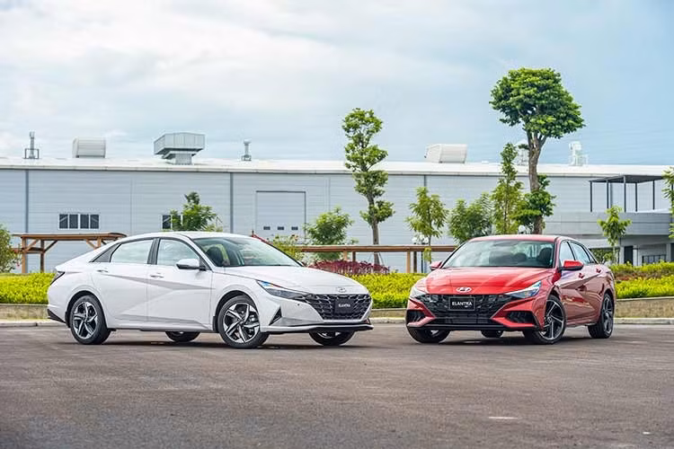 8. Hyundai Elantra: 36 xe ﻿Tương tự tháng liền trước, trong tháng 3/2026 vừa qua, Hyundai Elantra lại có mặt trong top ôtô bán kém nhất Việt Nam. Doanh số của xe chỉ đạt 36 chiếc, tăng 16,1%. Trong khi đó, doanh số cộng dồn trong quý I của Hyundai Elantra là 124 chiếc. Hyundai Elantra sở hữu giá bán khá hấp dẫn trong phân khúc, dao động từ 579-769 triệu đồng.