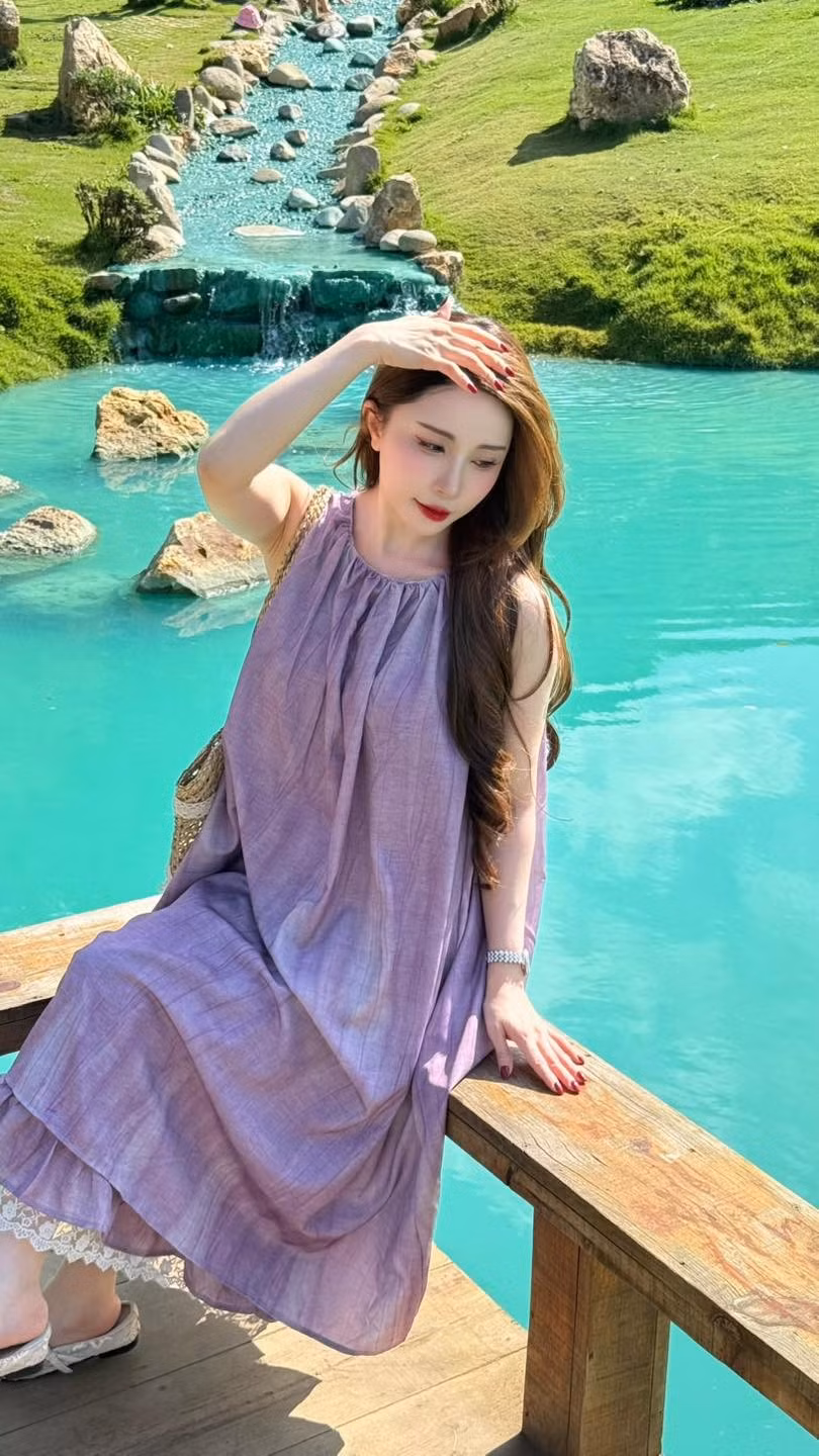 Thời gian gần đây, Quỳnh Nga đã khiến mạng xã hội liên tục "bùng nổ" với hàng loạt bức ảnh khoe dáng cực "nuột".
