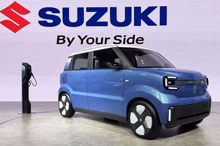 Suzuki muốn tham gia cuộc cạnh tranh ở phân khúc ôtô điện giá rẻ tại thị trường châu Âu bằng cách đưa phiên bản thương mại của mẫu xe ý tưởng Vision e-Sky Concept đến lục địa già. Theo các thông tin mới nhất, mẫu xe này sẽ không chỉ được bán tại Nhật Bản mà còn có mặt ở thị trường châu Âu và Anh vào mùa xuân năm 2027.