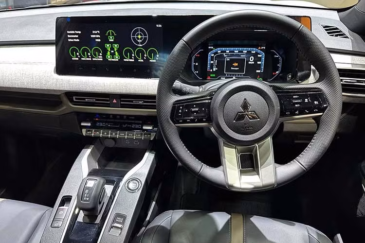Nếu đúng là Xforce HEV, mẫu SUV này có thể sẽ sử dụng hệ truyền động hybrid đã được giới thiệu tại Thái Lan. Xe được trang bị động cơ xăng 1.6L mã 4A92 tích hợp công nghệ điều khiển van biến thiên MIVEC, cho công suất 79 mã lực và mô-men xoắn 134 Nm.